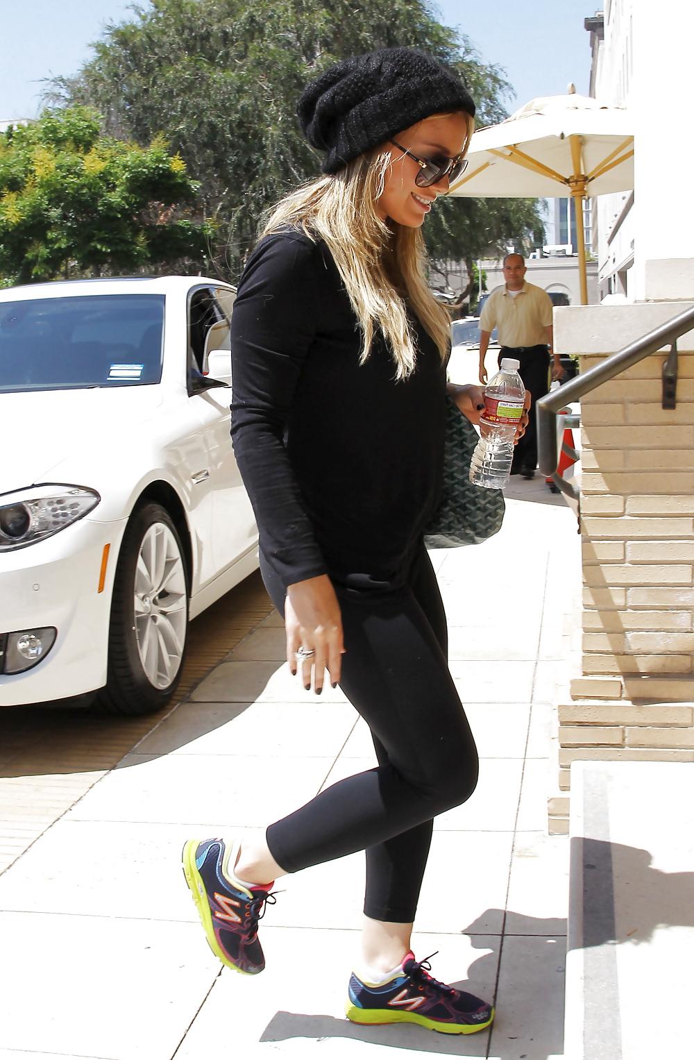 25P Hilary Duff booty in tight pants at Barneys in Beverly Hills