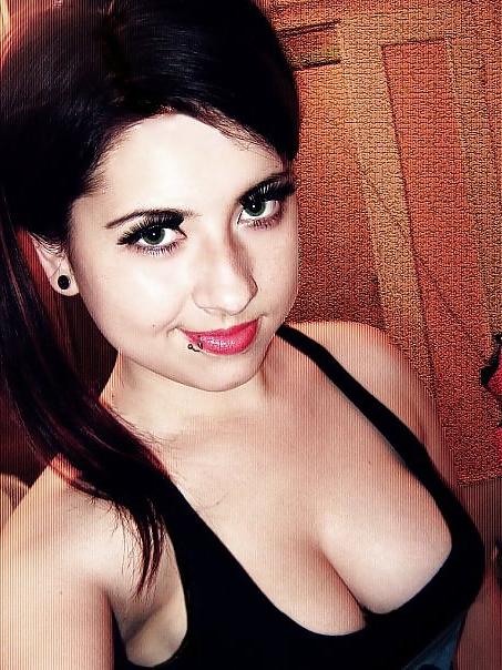 25P Gothic,emo girl