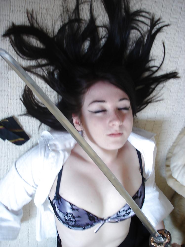 12P Süße Emo-Schlampe