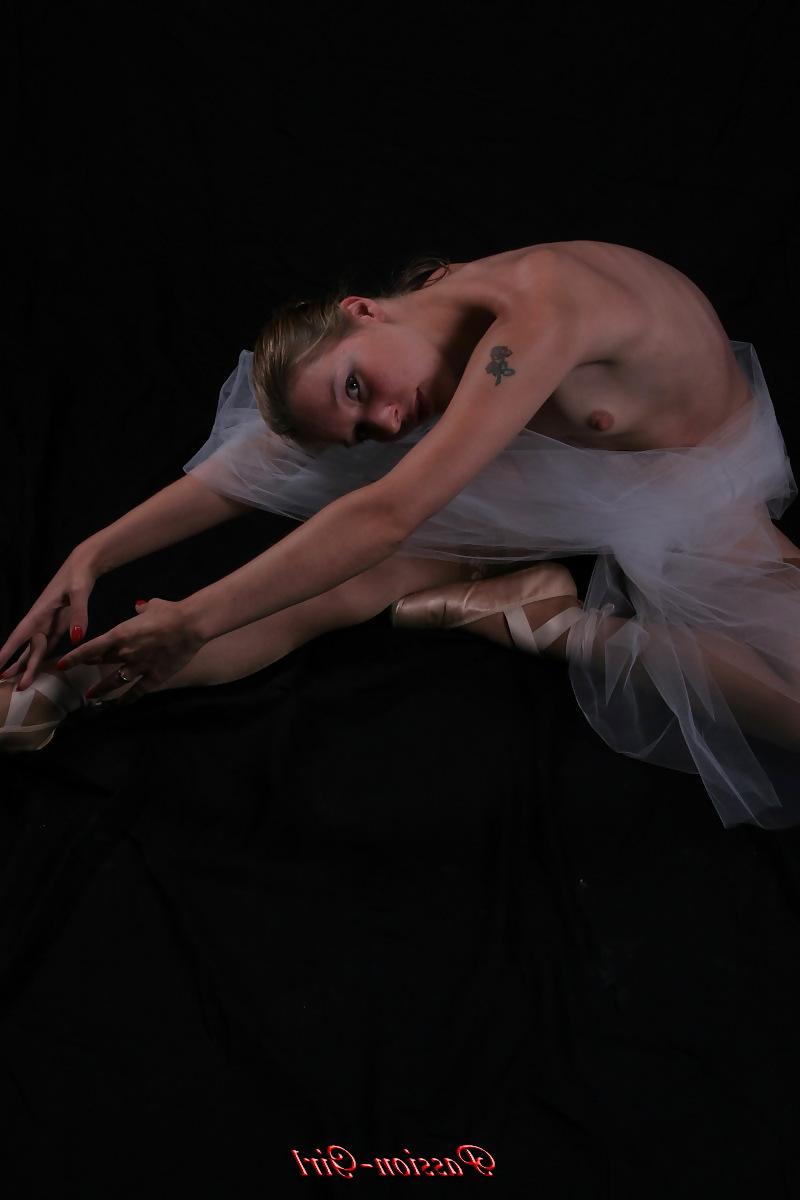 25P Erotic Ballet II - Passion-Girl German Amateur