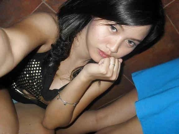 25P Pinay panty peeks (part 6)