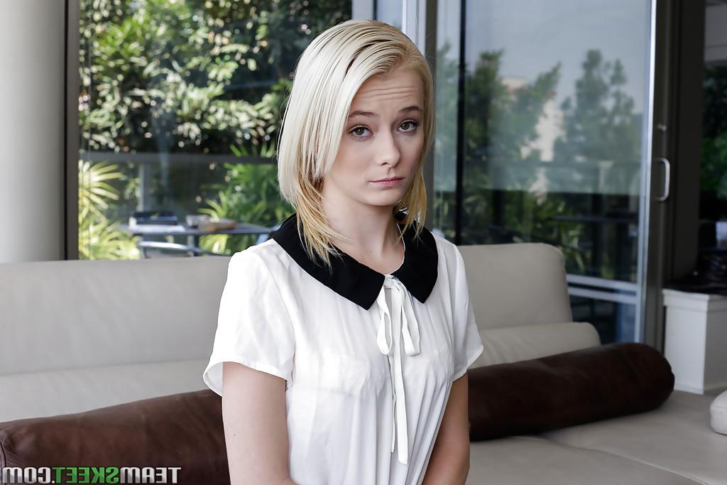 16P Teen blonde Maddy Rose shows off her good juicy booty in the bed