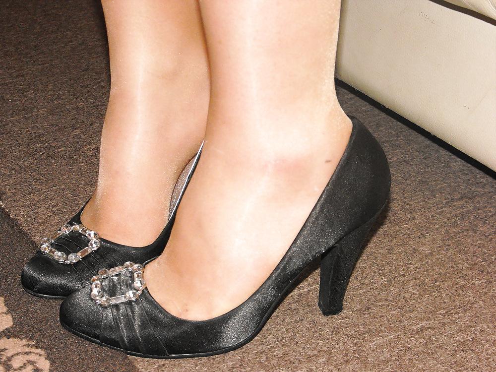 10P Girlfriends tan stockings and heels