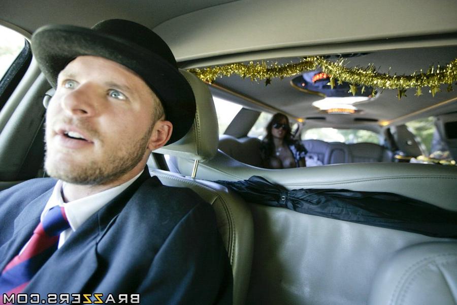 16P Sexy wife Capri Cavalli is on the backseat of the car making love