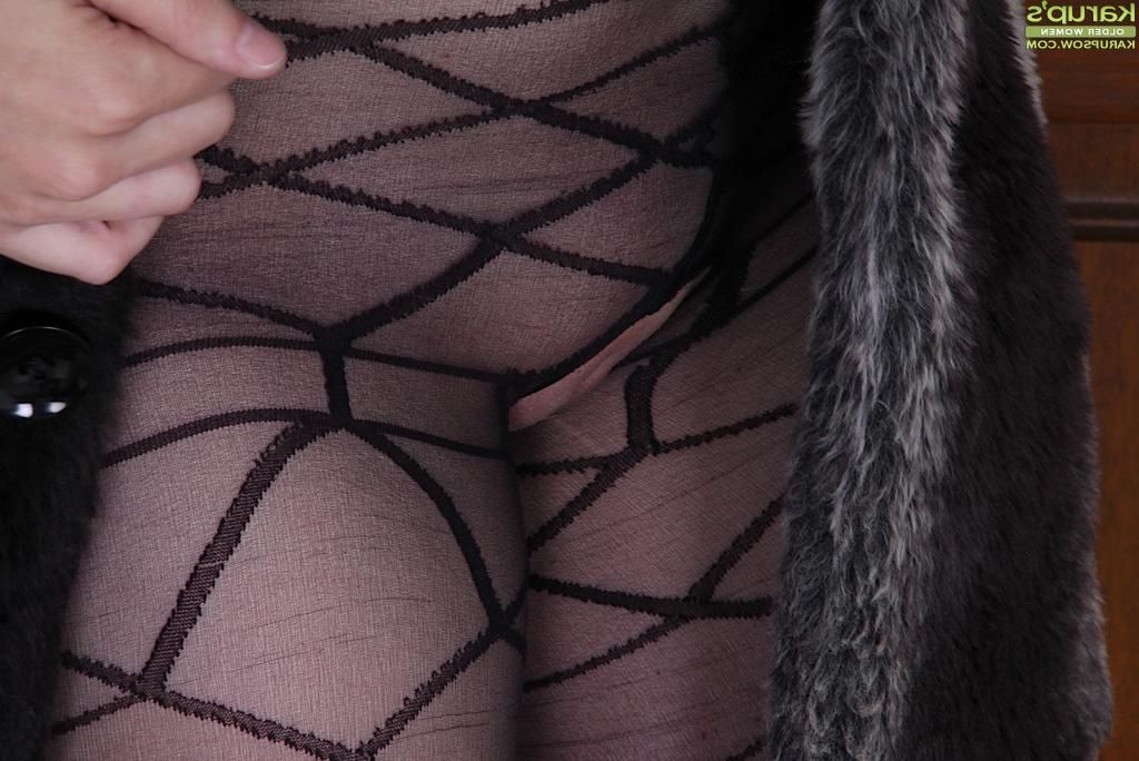 16P Experienced blond woman Annabelle modelling in bodysuit and knee high boots