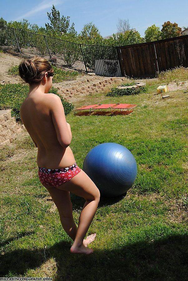 20P Pictures of Abby showing her big boobs