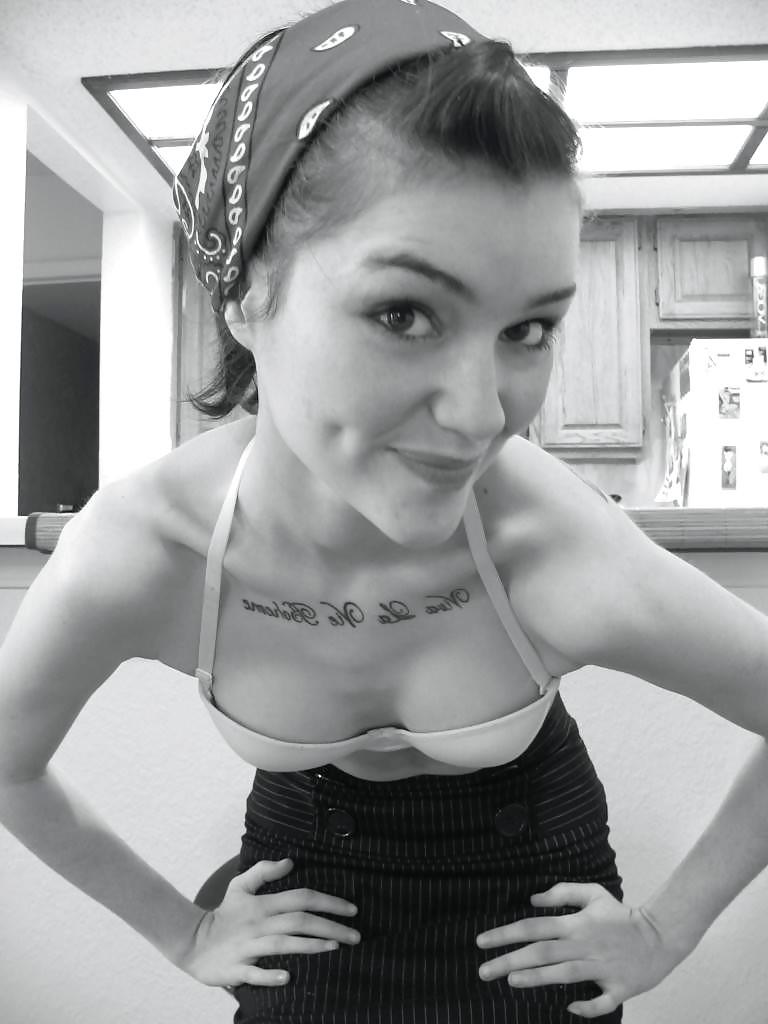 25P Stunning emo girl