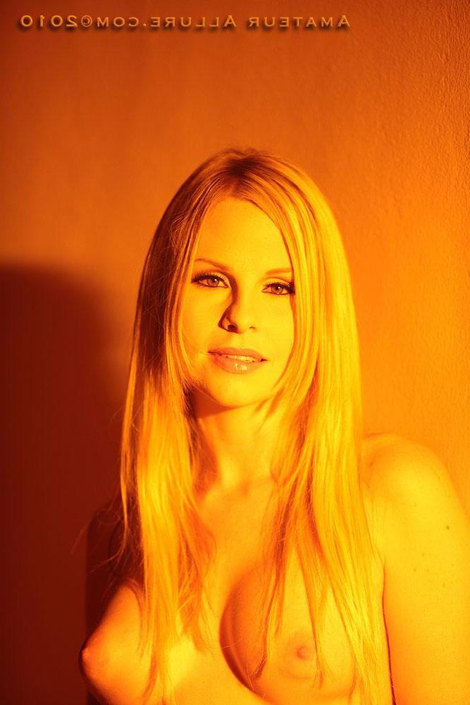 16P Gorgeous blonde babe Aimee Addison blows a cock for cum