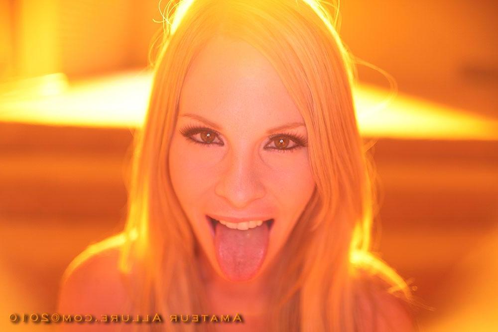 16P Gorgeous blonde babe Aimee Addison blows a cock for cum