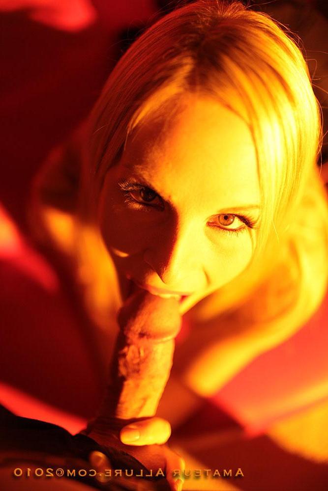 16P Gorgeous blonde babe Aimee Addison blows a cock for cum