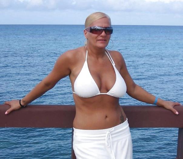 19P Mature Blonde Big Boobs