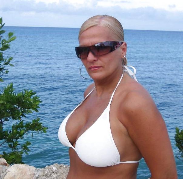 19P Mature Blonde Big Boobs