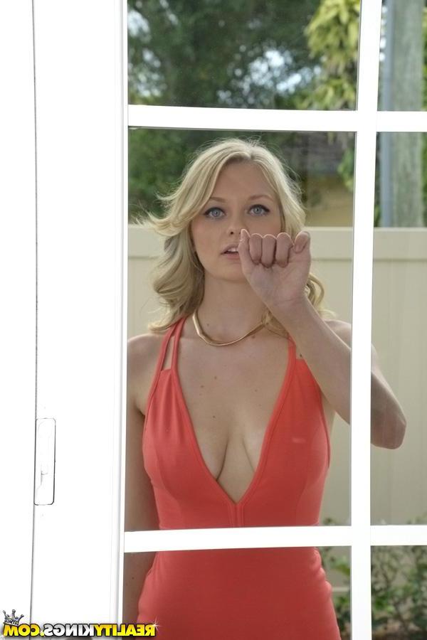 20P Blonde hottie Alli Rae shows up for a cum fiesta