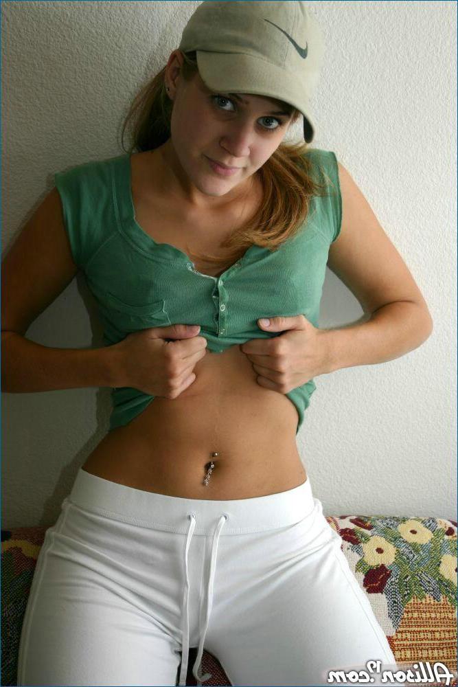 12P Pictures of Allison 19 stripping in the livingroom