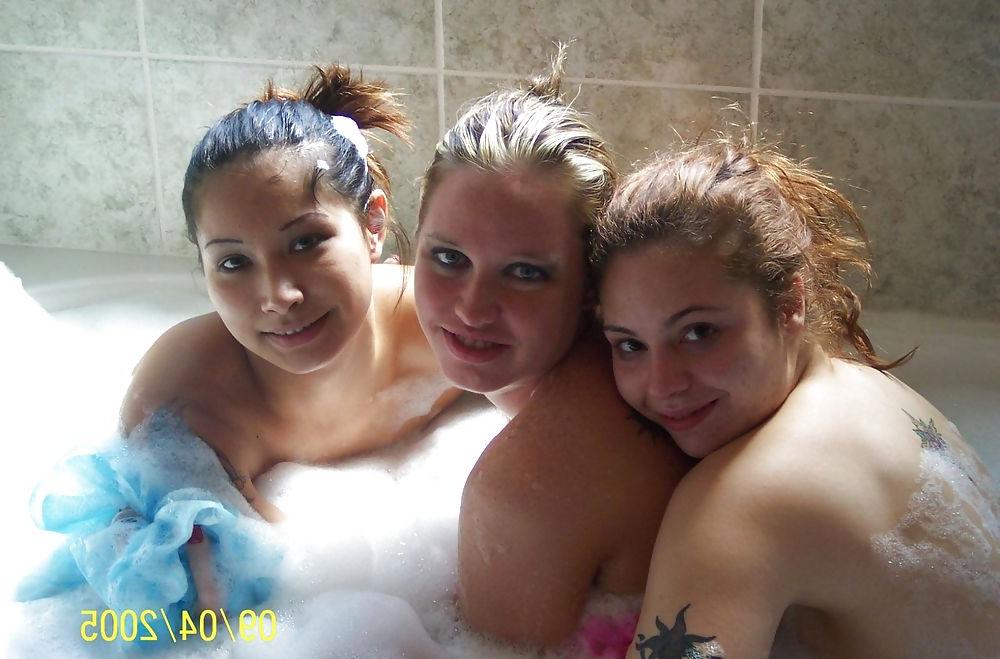 21P Three white swinger chicks