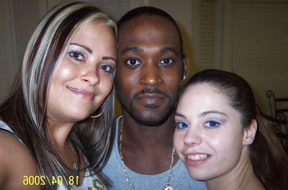21P Three white swinger chicks