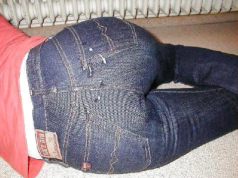25P Let it dry.You do not have to clean  your jeans