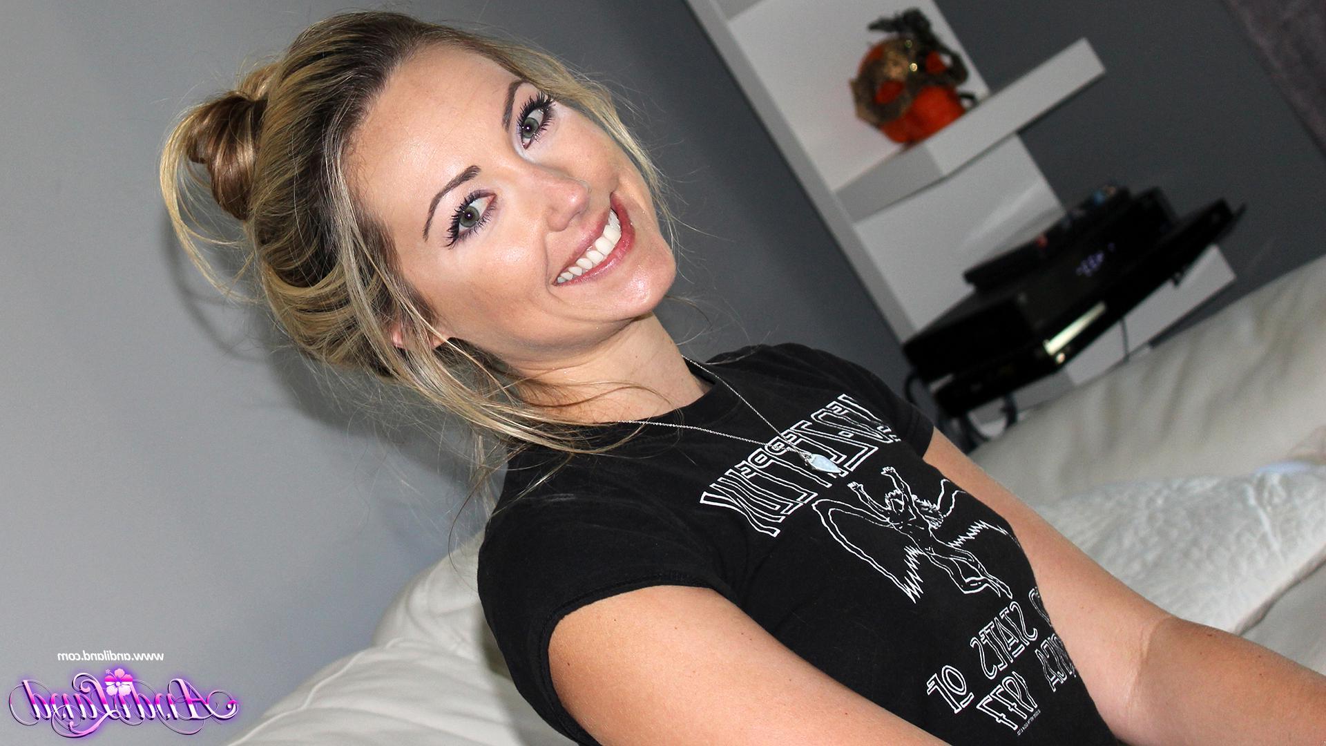 15P Andi Land shares various candids of her time in Cali