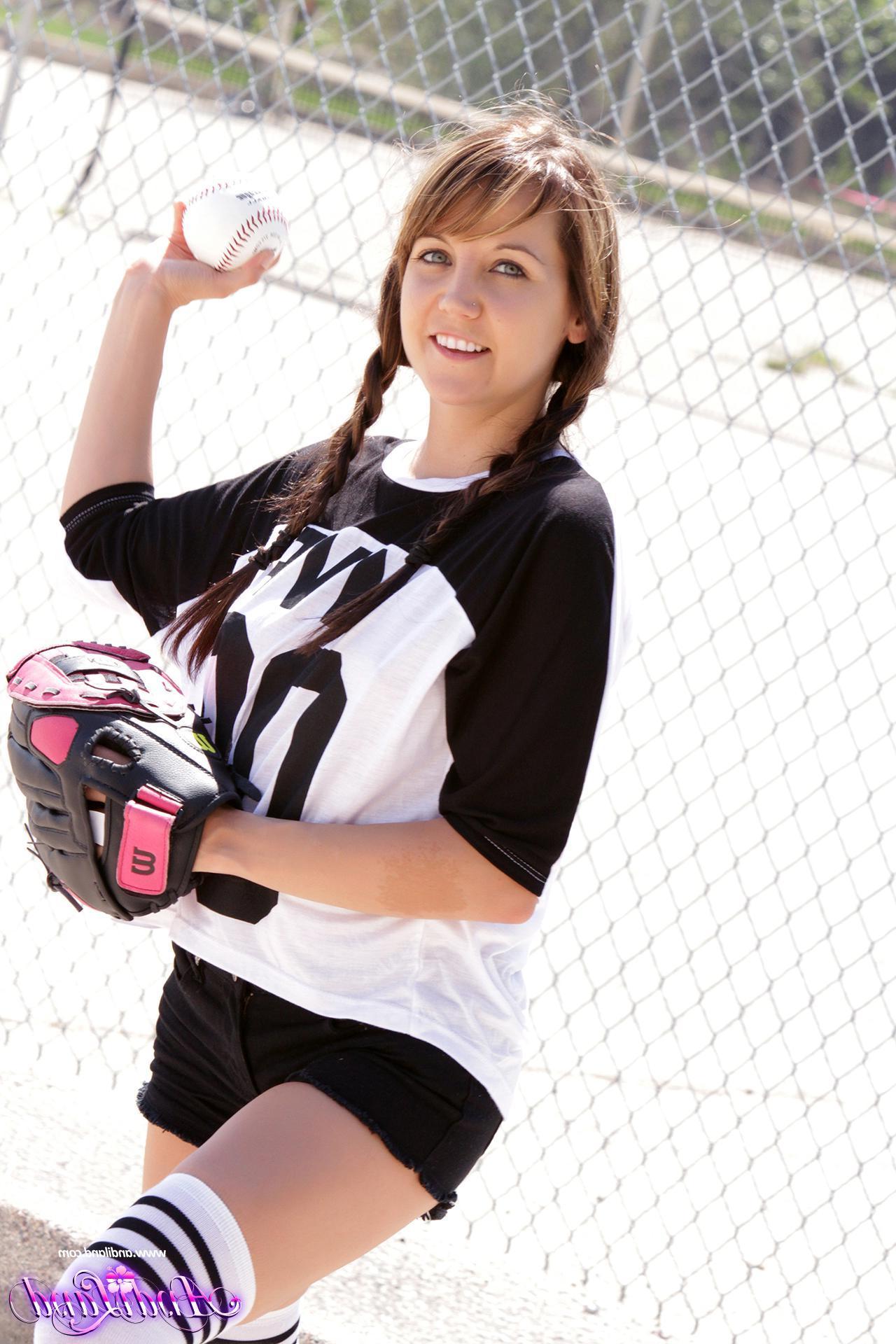 15P Beautiful girl Andi Land distracts you with her pussy while playing ball