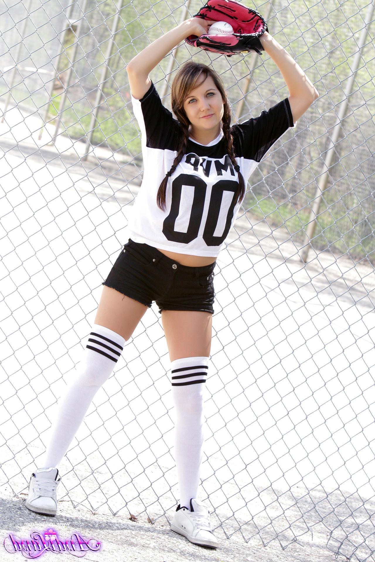 15P Beautiful girl Andi Land distracts you with her pussy while playing ball