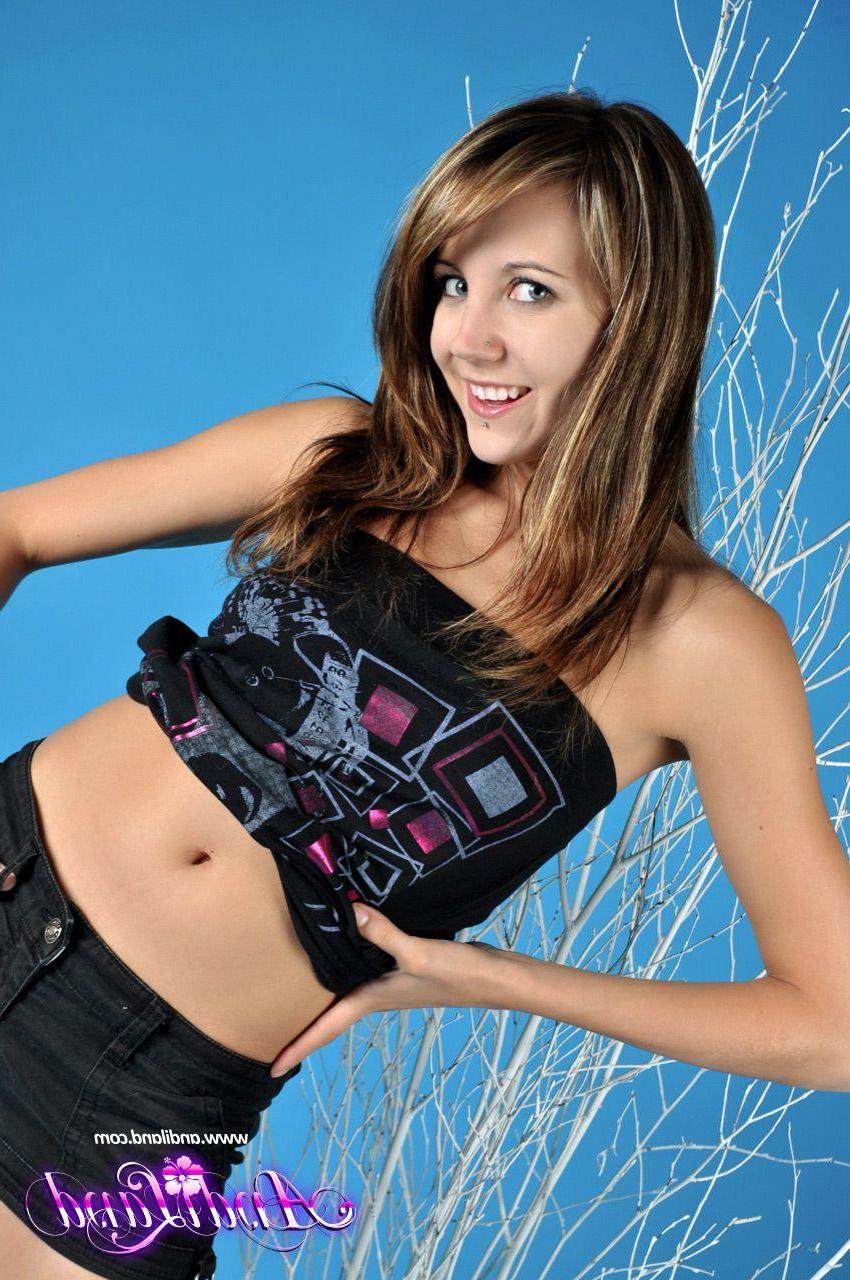 15P Pictures of Andi Land stripping for your pleasure