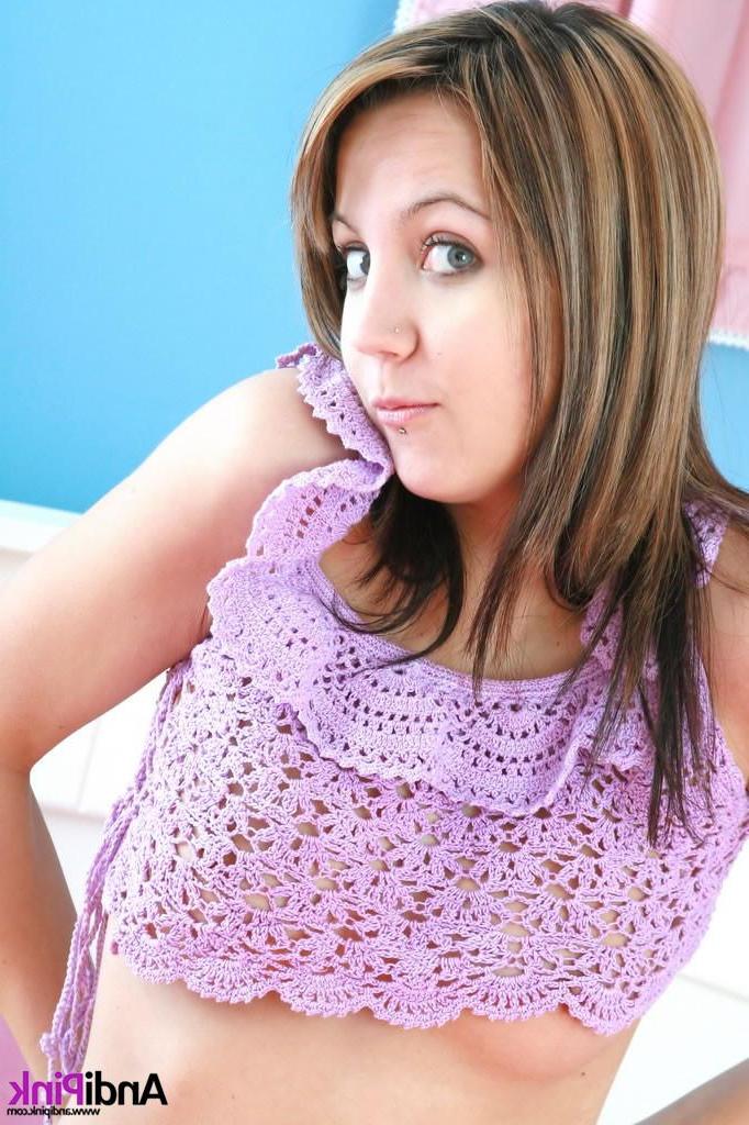 15P Pictures of Andi Pink showing you her pussy