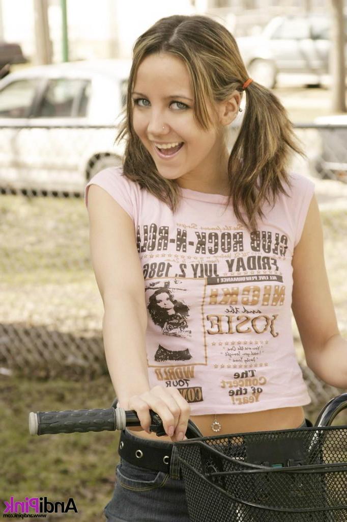 15P Pictures of Andi Pink showing you her pussy upskirt