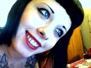 12P Barbie takes some nice webcam shots of herself