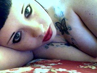 12P Barbie takes some nice webcam shots of herself