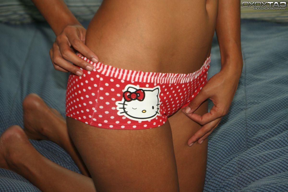 12P Asian teen Cat XoXo shows off her tight booty shorts
