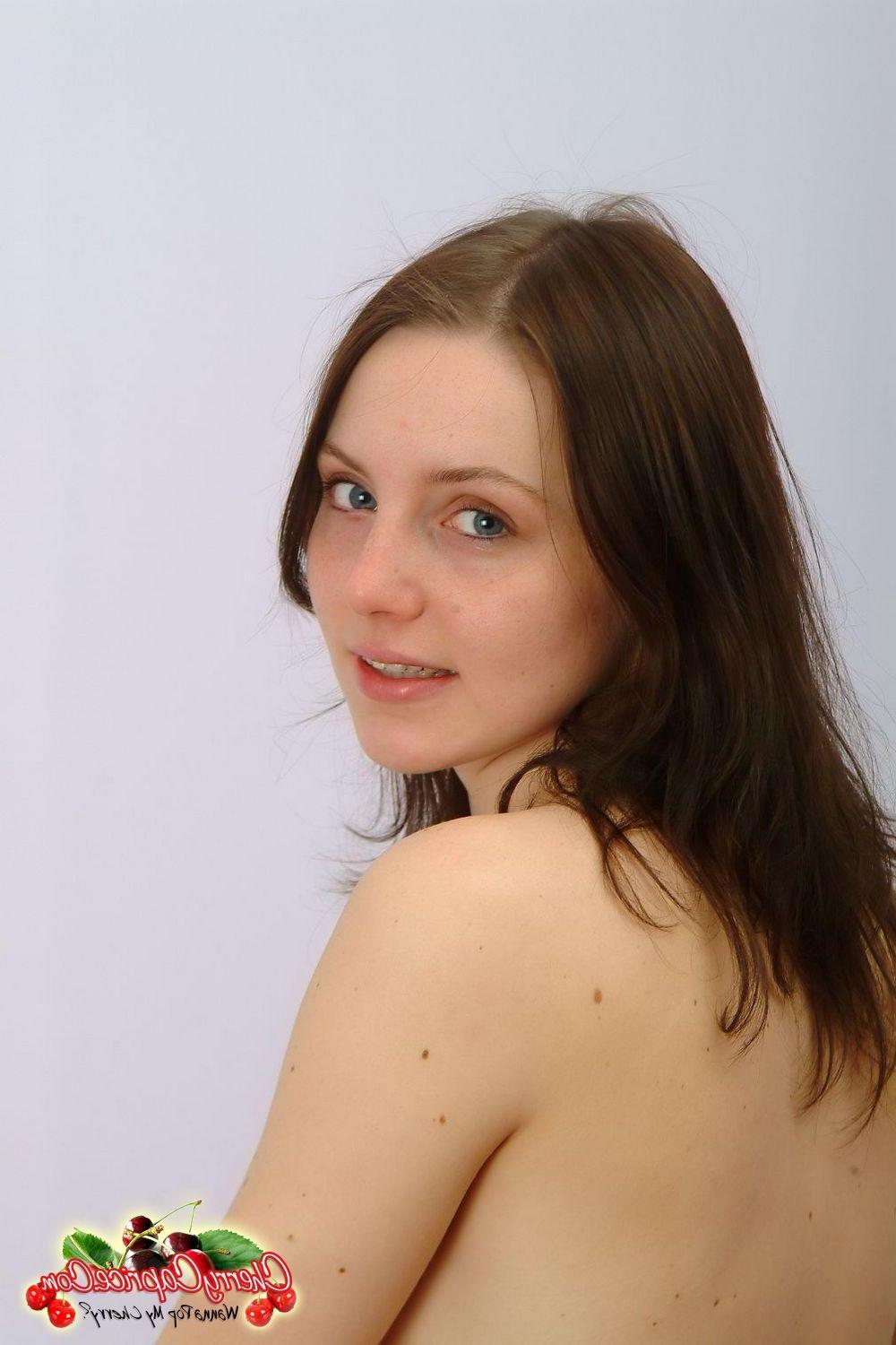 20P Pictures of Cherry Caprice eating a pepper