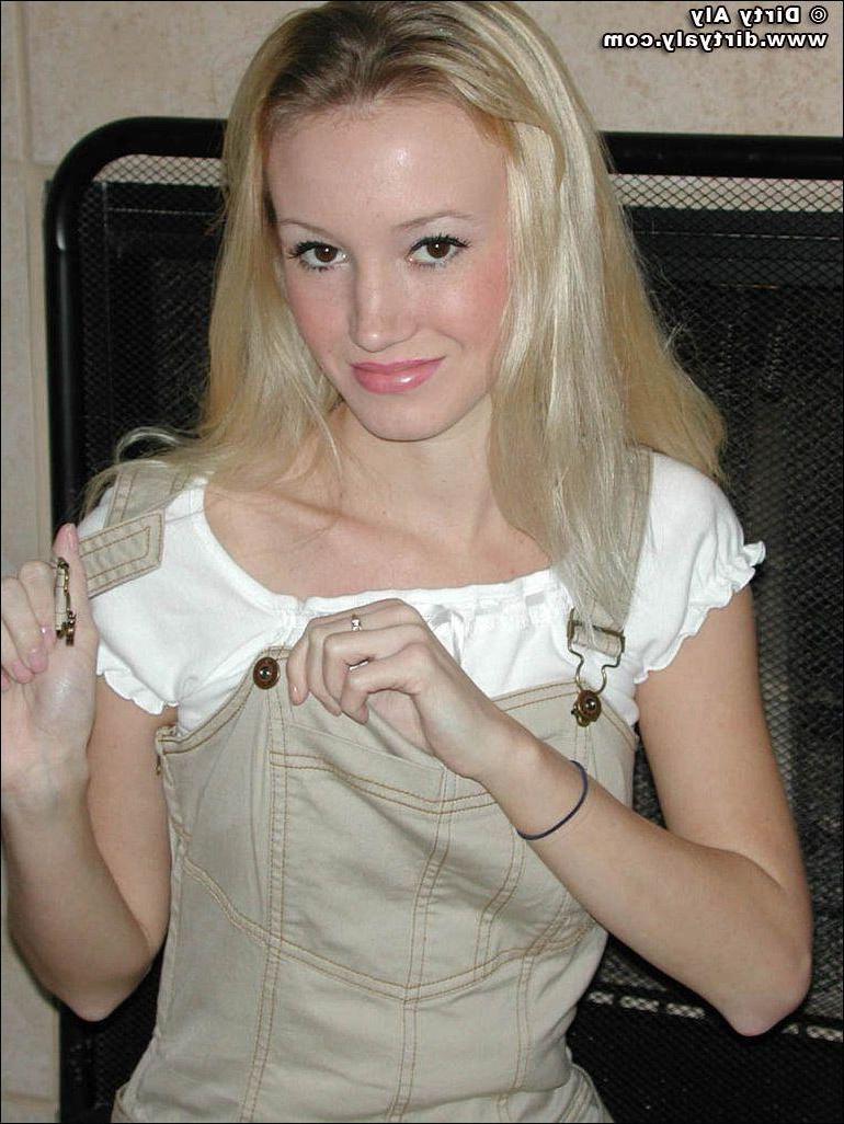 20P Pictures of teen star Dirty Aly eating yogurt