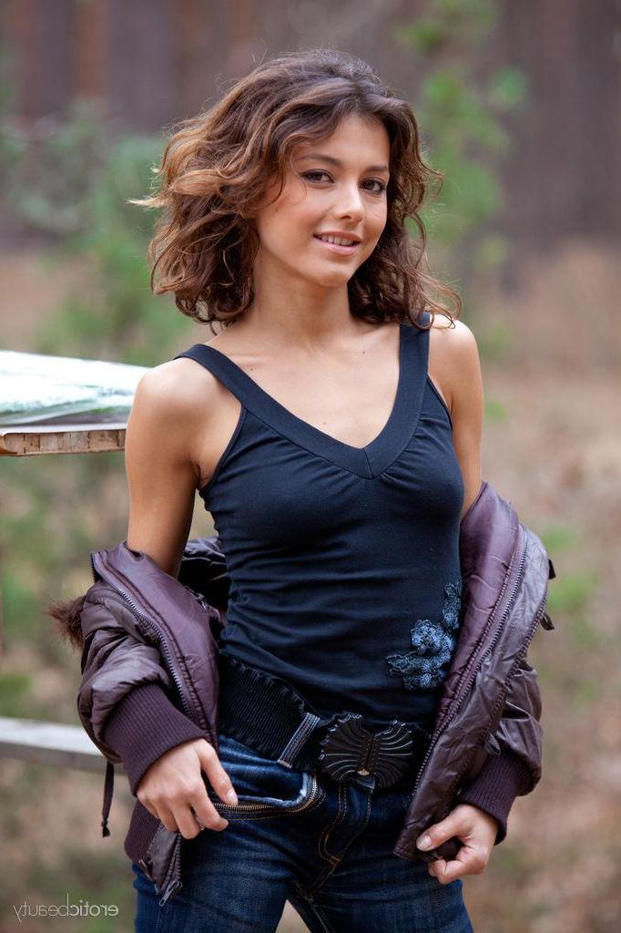 16P Beautiful girl Divina A strips totally naked on her camping trip