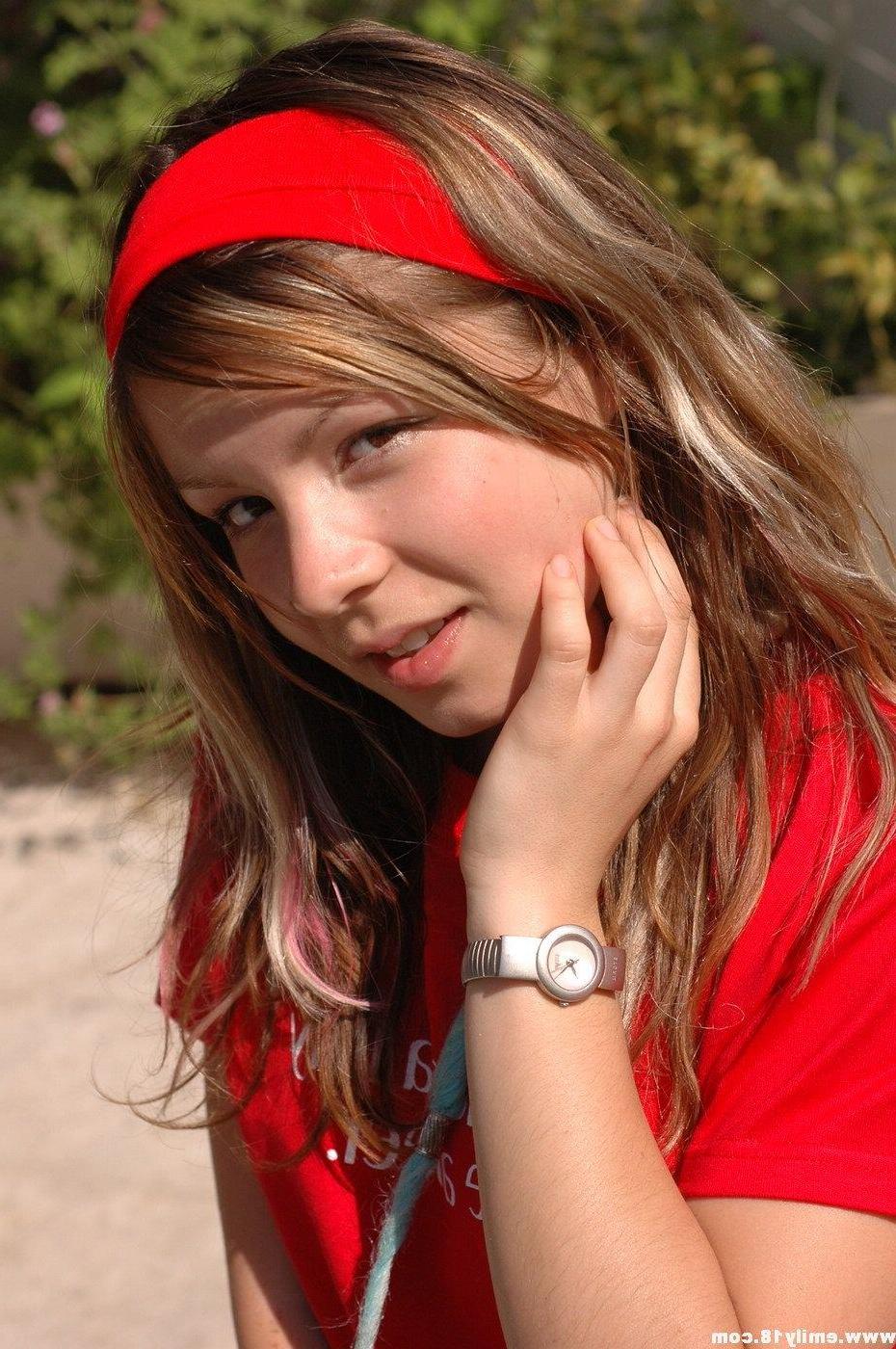 15P Sweet emily18 just wants a beer