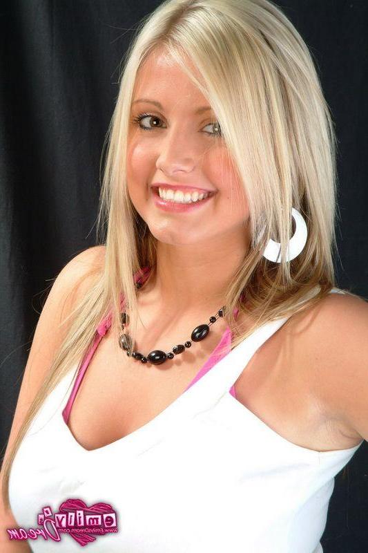 16P Pictures of Emily's Dream playing with her big boobs