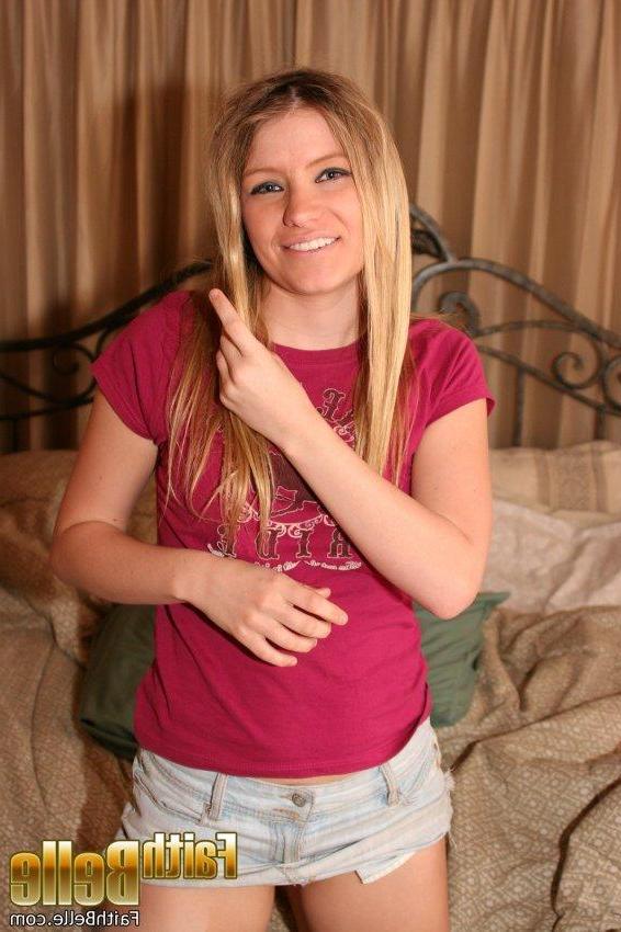 20P Pictures of Faith Belle stripping naked in bed