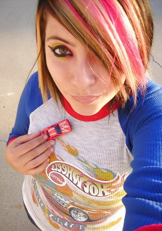 25P Moshe Loves Hot Teen Emo Girls