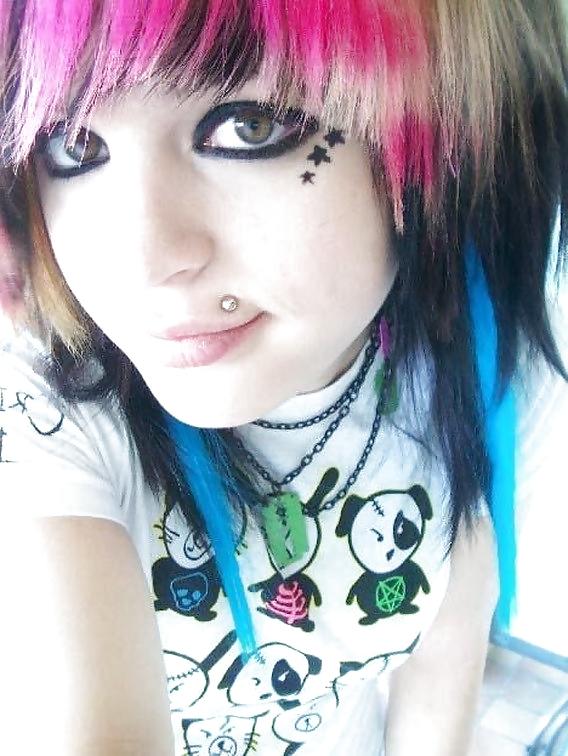 25P Moshe Loves Hot Teen Emo Girls