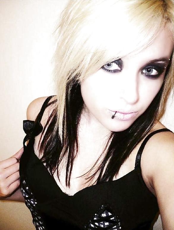25P Moshe Loves Hot Teen Emo Girls