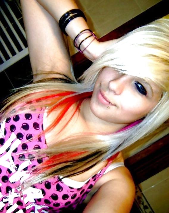 25P Moshe Loves Hot Teen Emo Girls