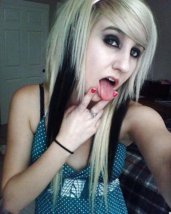 25P Moshe Loves Hot Teen Emo Girls