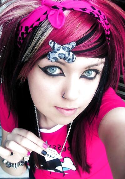 25P Moshe Loves Hot Teen Emo Girls