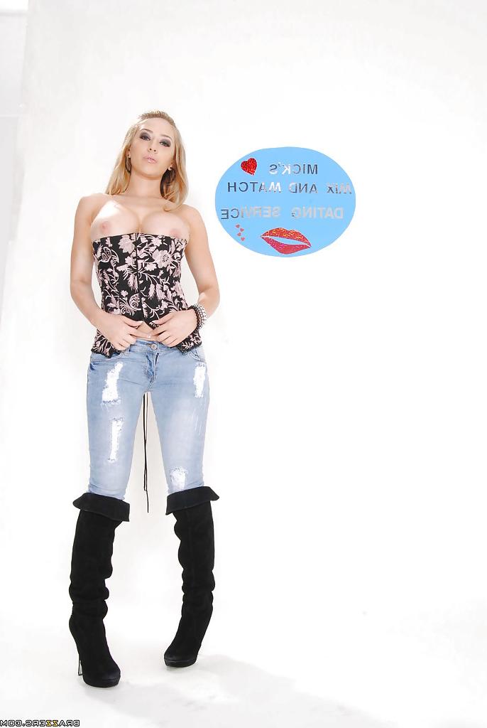 16P Busty babe Kagney Linn Karter takes off her jeans to spread her pussy