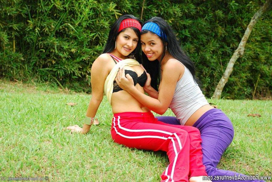 15P Gigi Spice and Maria have amazing lesbian sex with a strap on