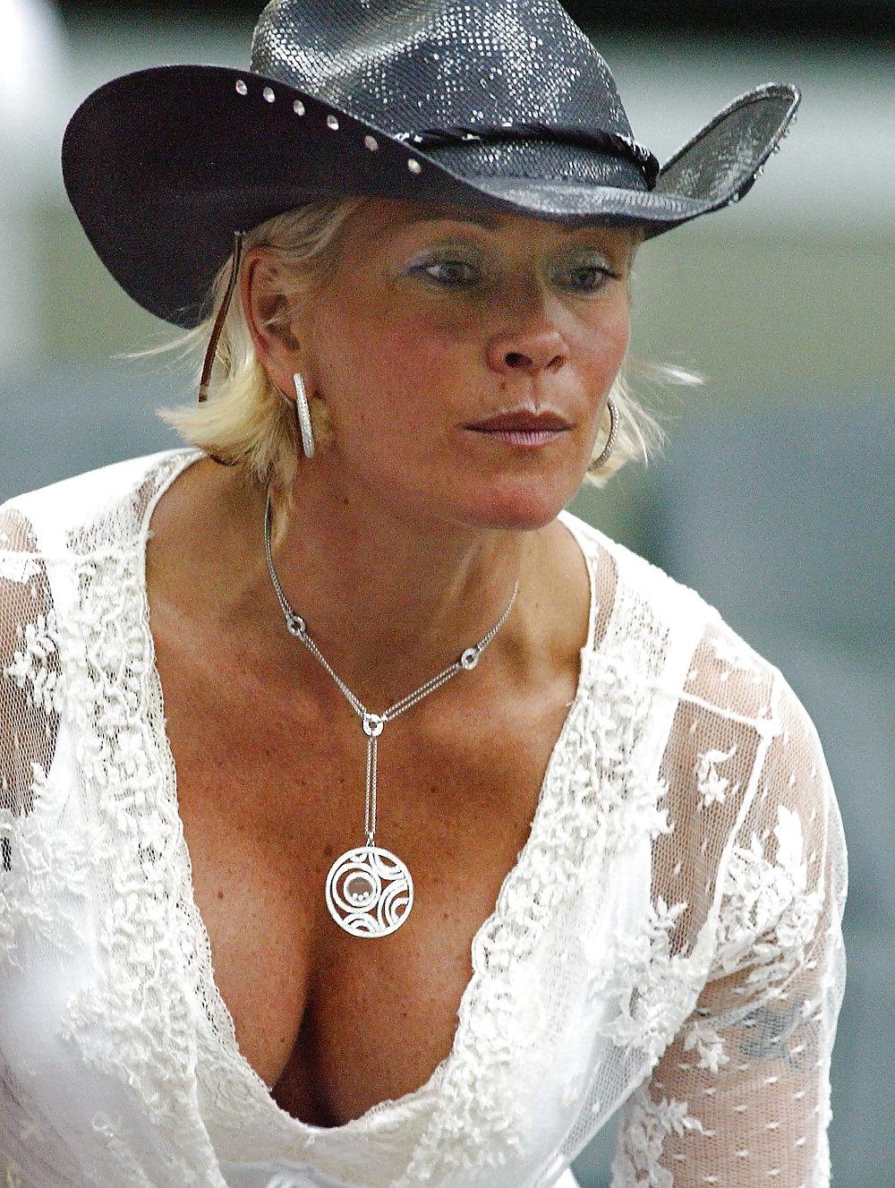 25P Claudia Effenberg - Mature German Slut (want to be a Celeb)