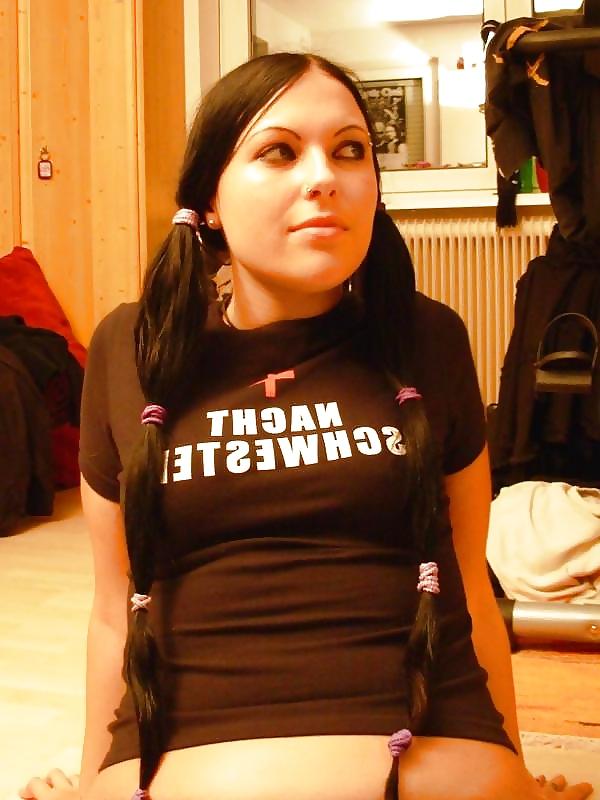 15P Emo chicks