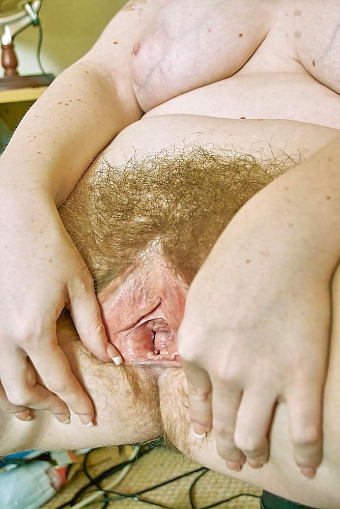 16P Candy big arse and hairy pussy in stockings