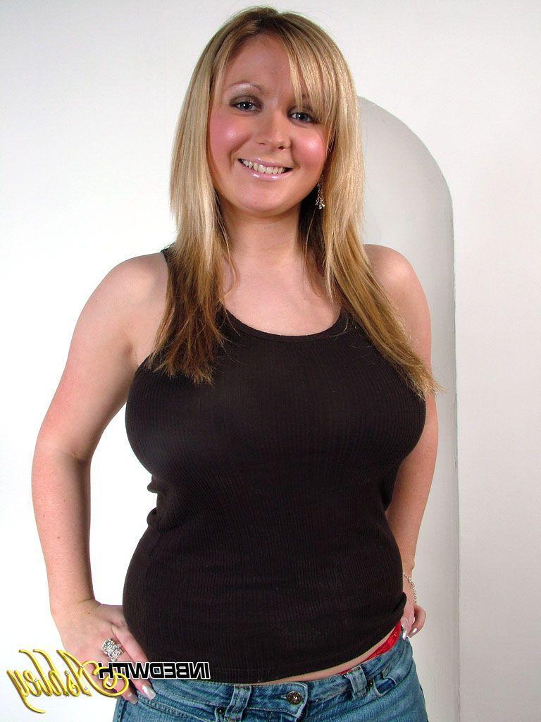 16P Pictures of In Bed With Ashley showing off her big boobs