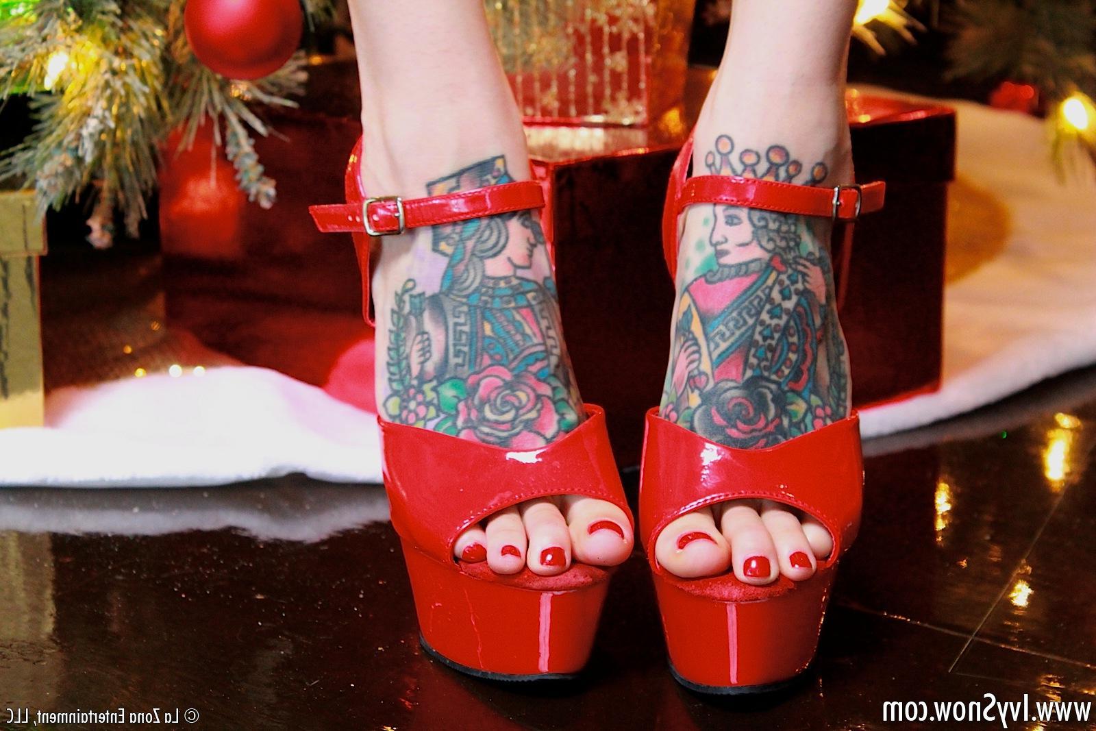 15P Ivy Snow slowly slides out of her christmas outfit in front of her tree and gets naughty