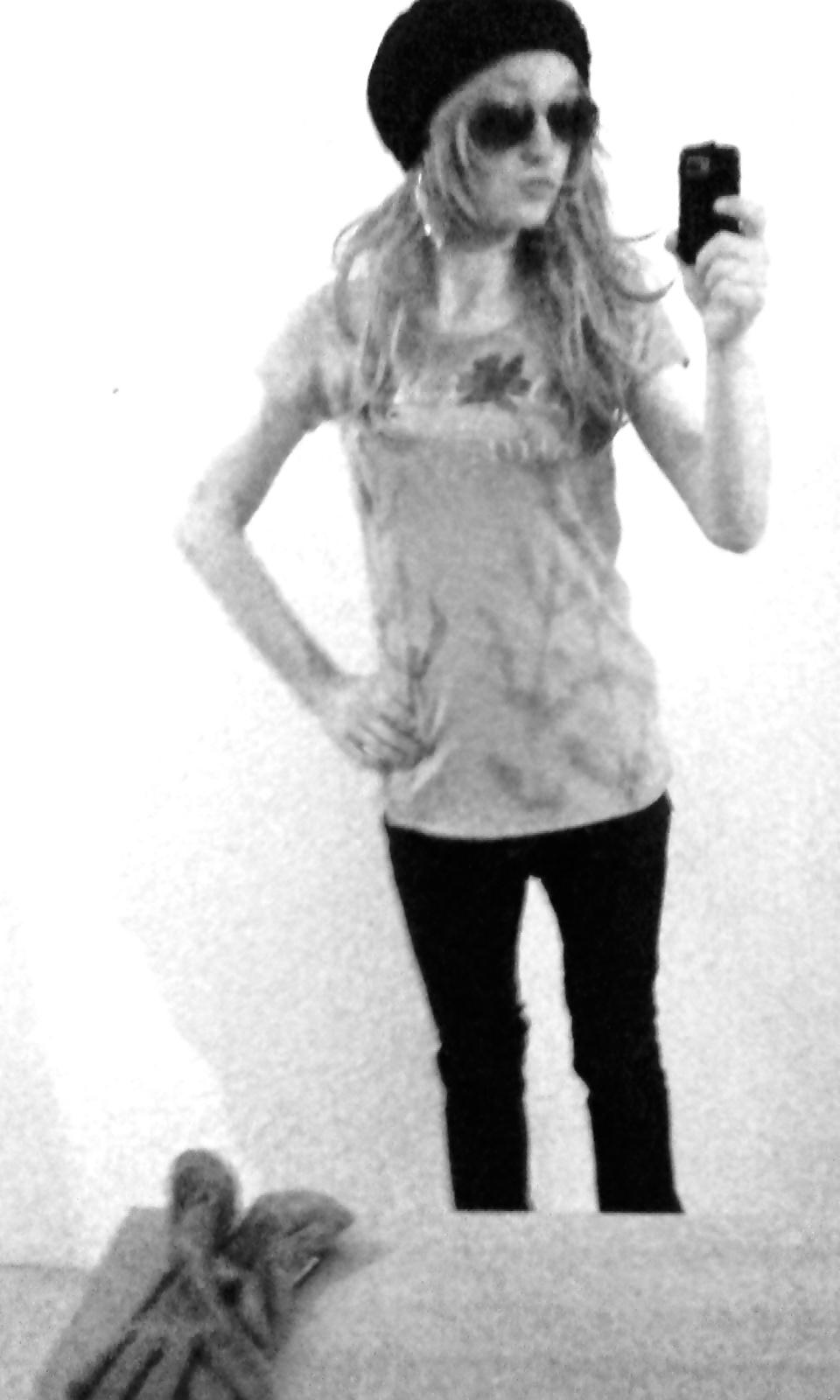 11P Cute German CD. Black and White Pics xD